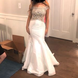 MacDuggual Prom dress